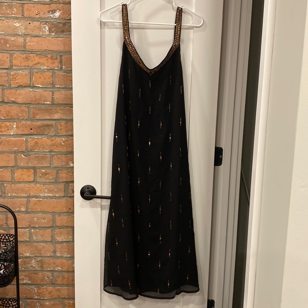 Lulu’s Size XS Black & Gold sequin V-neck maxi dress